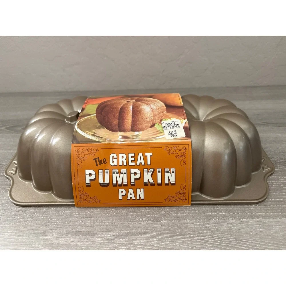 Williams Sonoma The Great Pumpkin Pan Cast Aluminum Nonstick 3D Cake Mold Gold